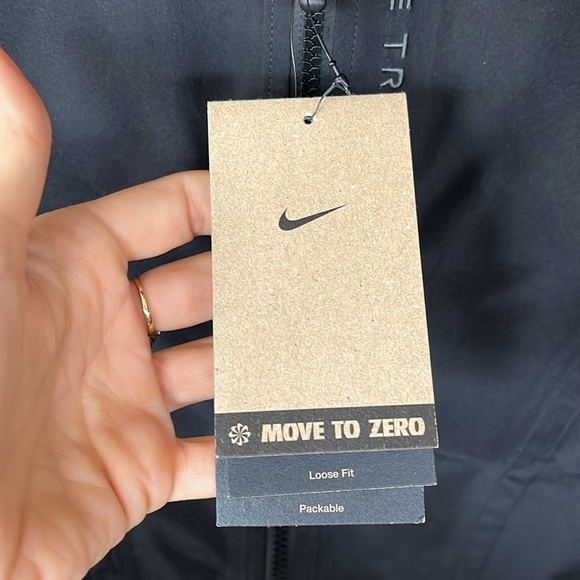 Brand New Nike Black Trail GORE-TEX INFINIUM Running Jacket Loose Fit Packable - Picture 8 of 16